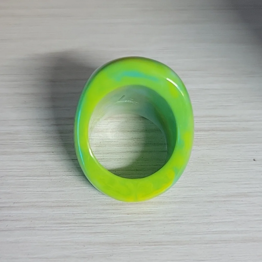 BLUE CITRON LIME SWIRL DOME STATEMENT RING